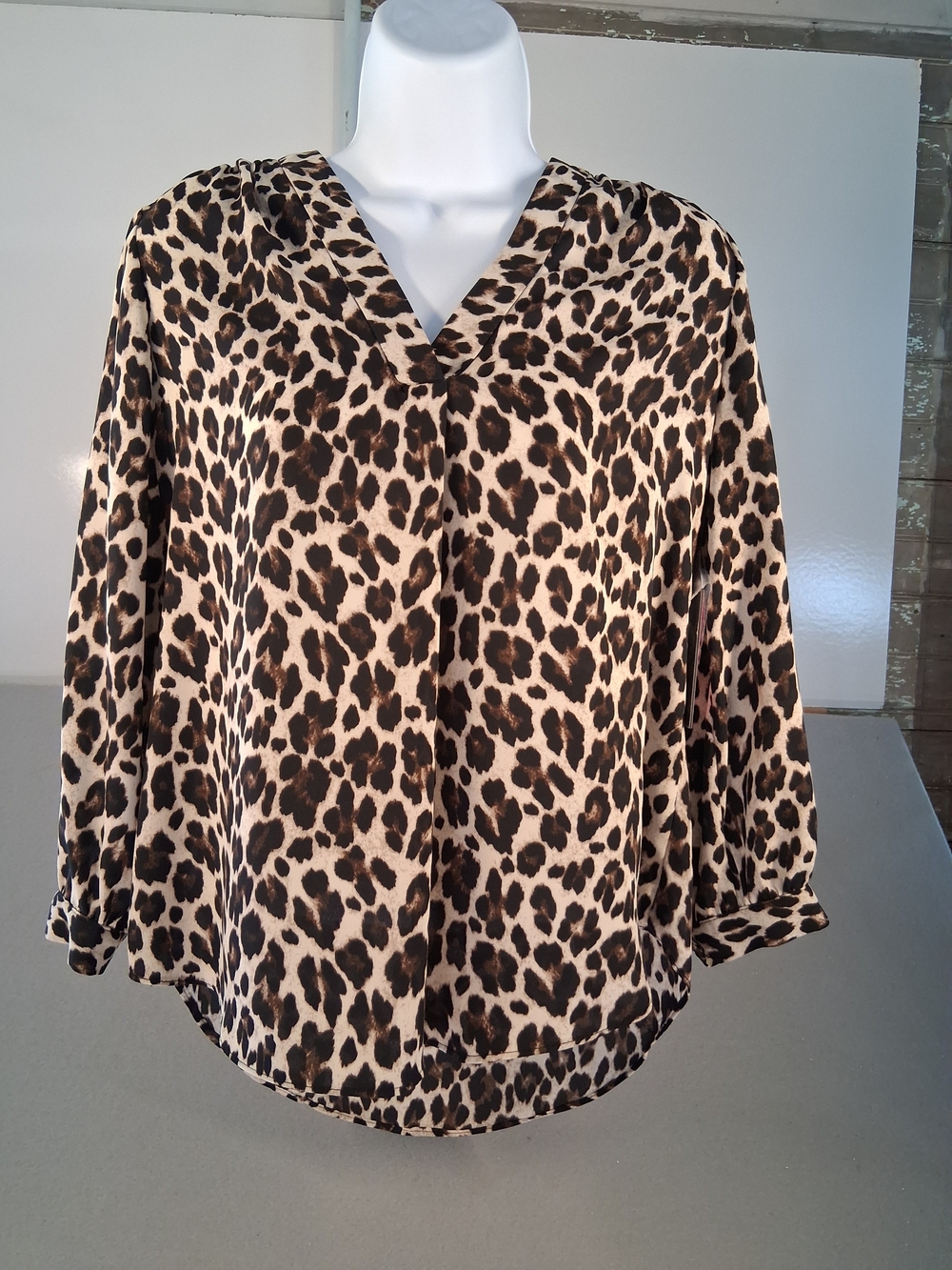 Vince Camuto Leopard Print V-Neck Blouse - Tan, Brown